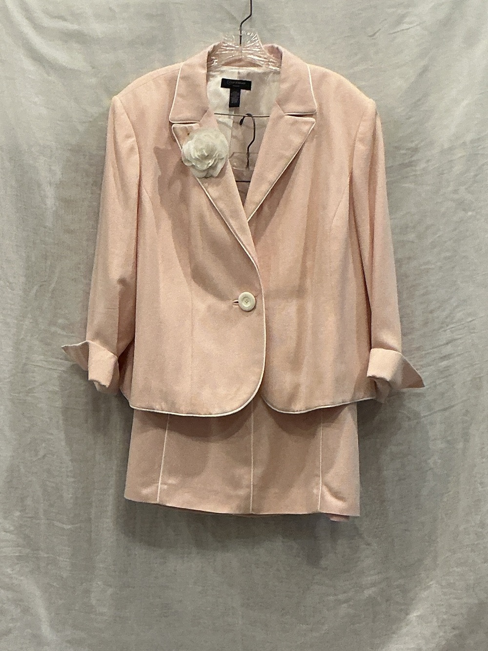 Context Pastel Blush Single-Button Blazer with Removable Floral Pin